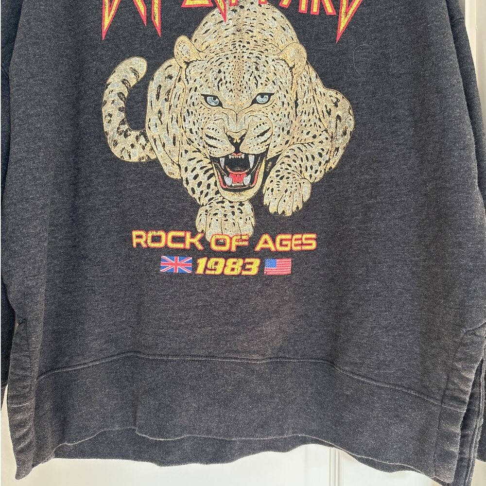 Def Leppard Rock of Ages 1983 Crew Neck Sweatshirt Fleece Lined Gray Size L - Picture 5 of 13